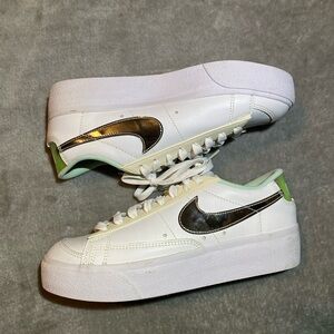 Nike Blazer Low Platform Trainers in White and Mint Iridescent Details Size 7.5